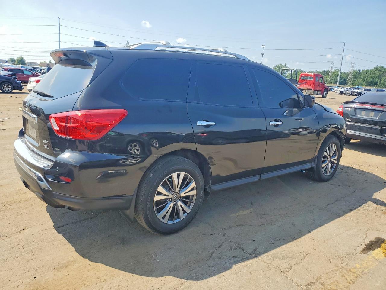 2020 Nissan Pathfinder Sl - Фото 3