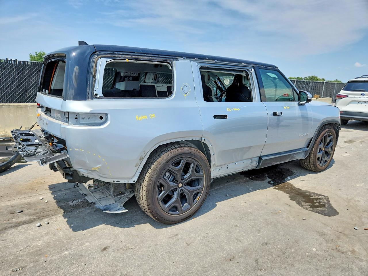 2024 Rivian R1S Adventure - Image 3