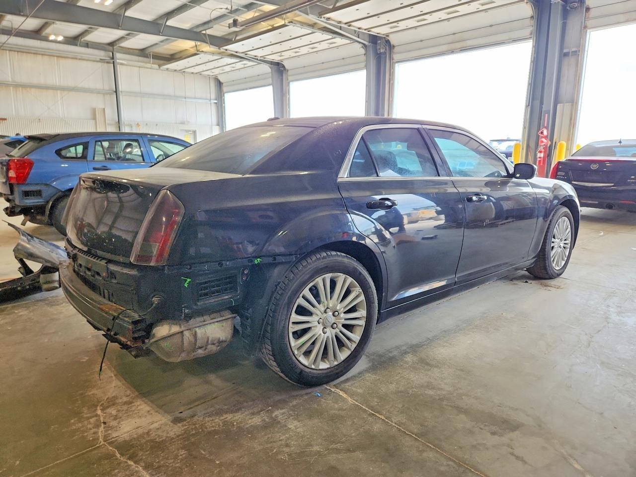 2014 Chrysler 300 - Image 3