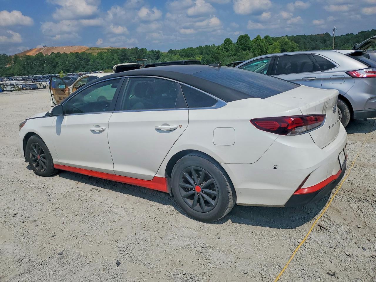 2019 Hyundai Sonata Se - Фото 2