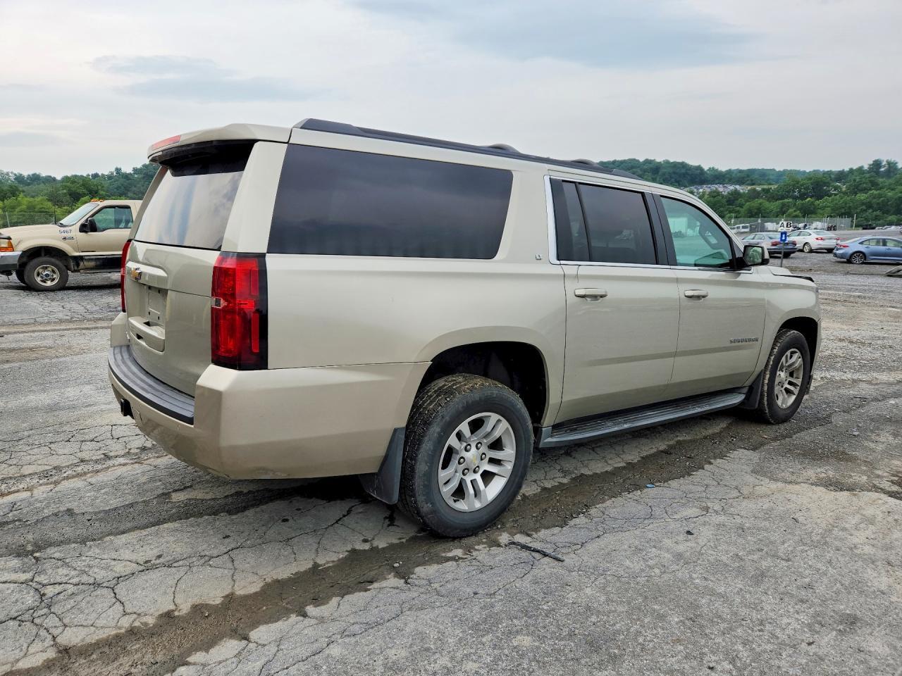 2015 Chevrolet Suburban K1500 Lt - Image 3