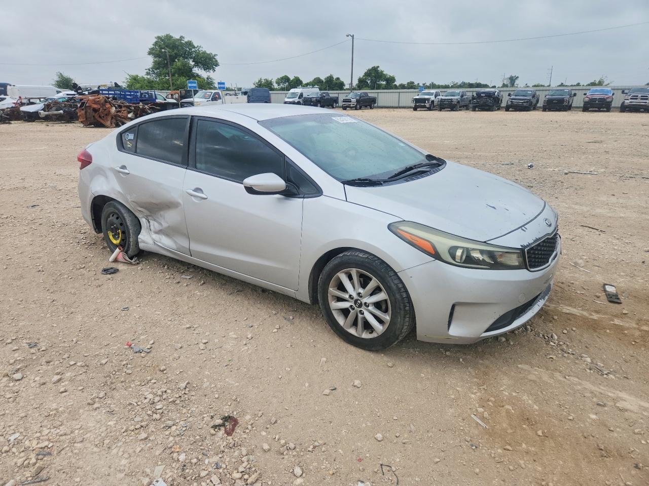 2017 Kia Forte Lx - Image 4