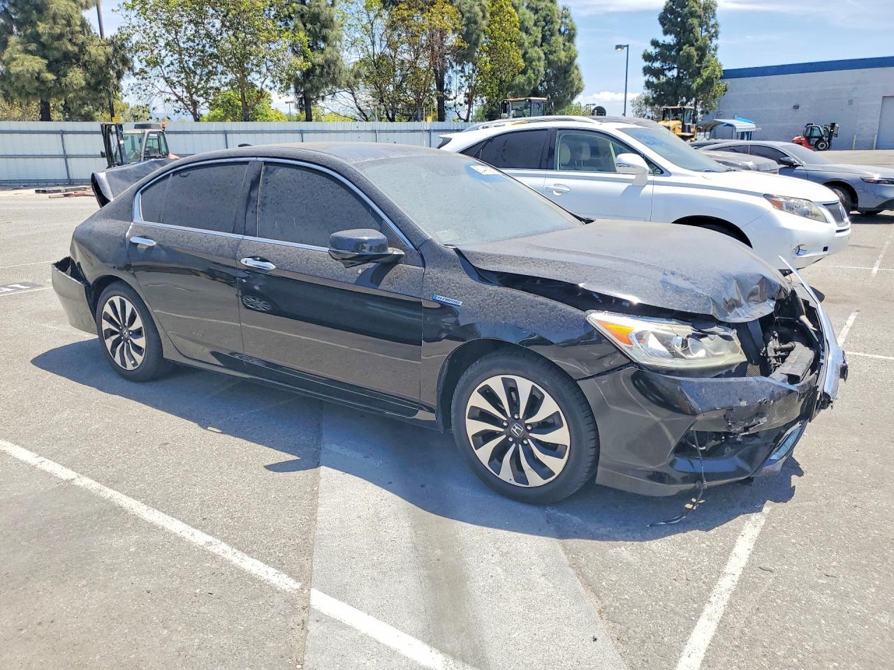 2017 Honda Accord Hybrid - Image 4