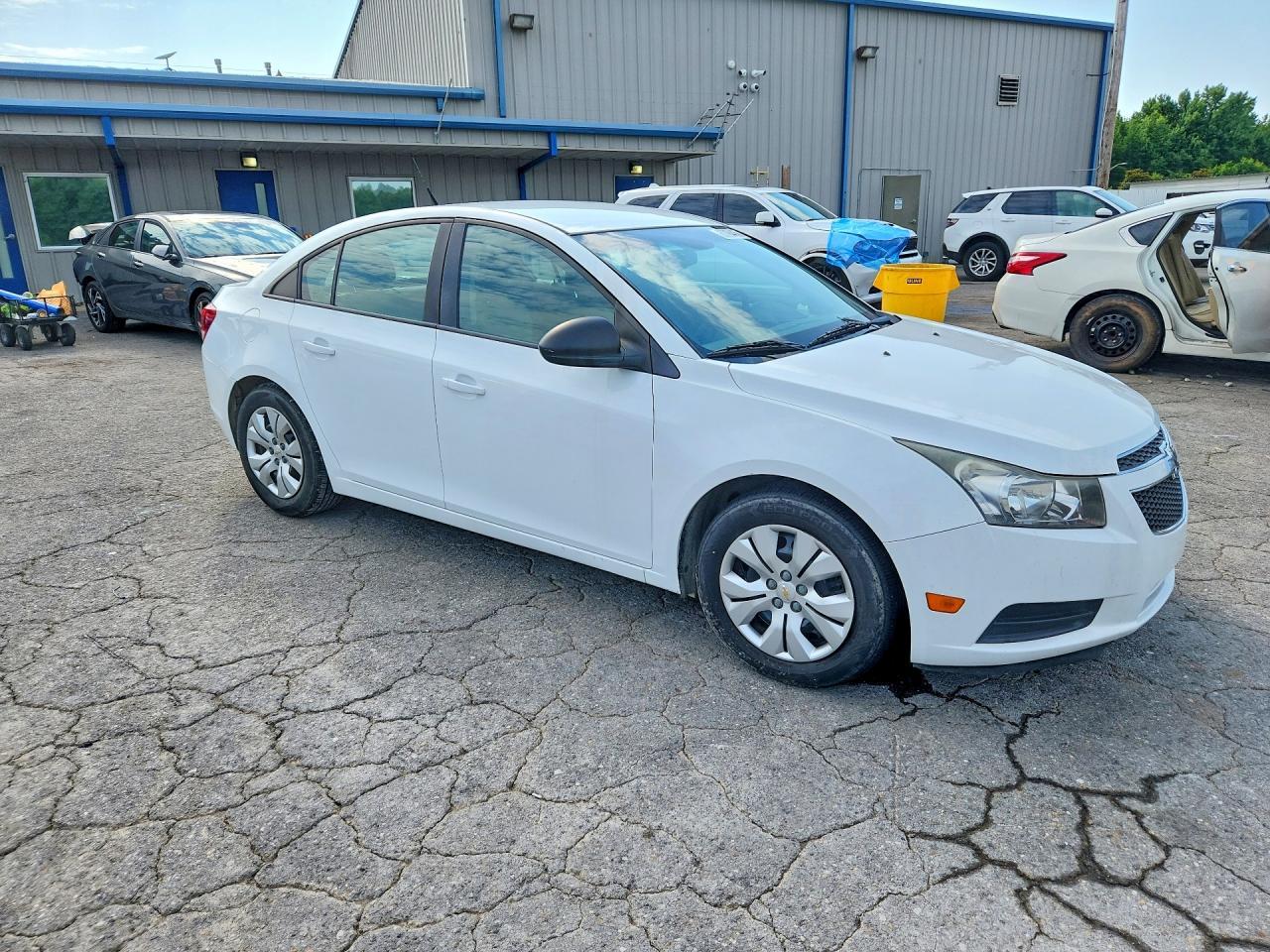2014 Chevrolet Cruze Ls - Фото 4