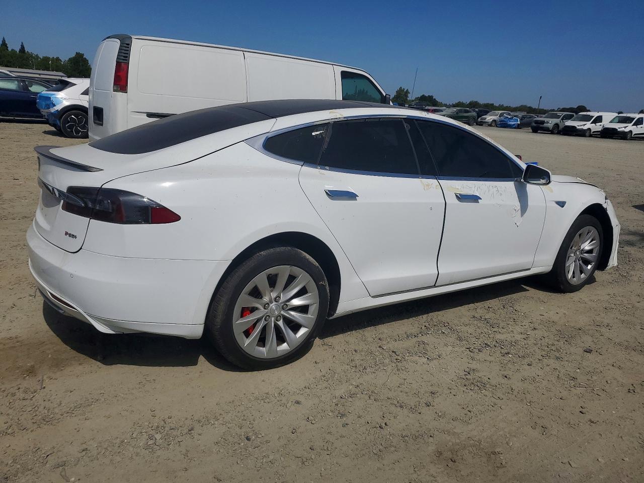 2014 Tesla Model S - Image 3