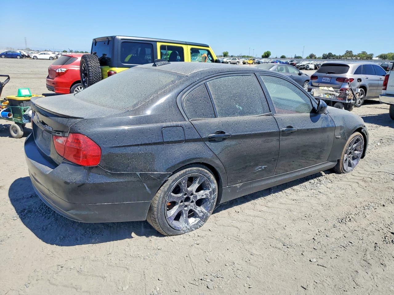 2010 BMW 328 I - Image 3