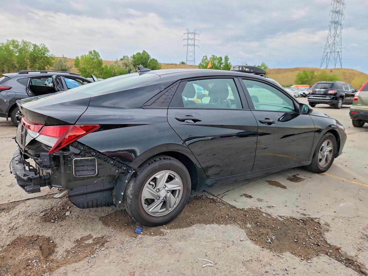 2025 Hyundai Elantra Se - Фото 3