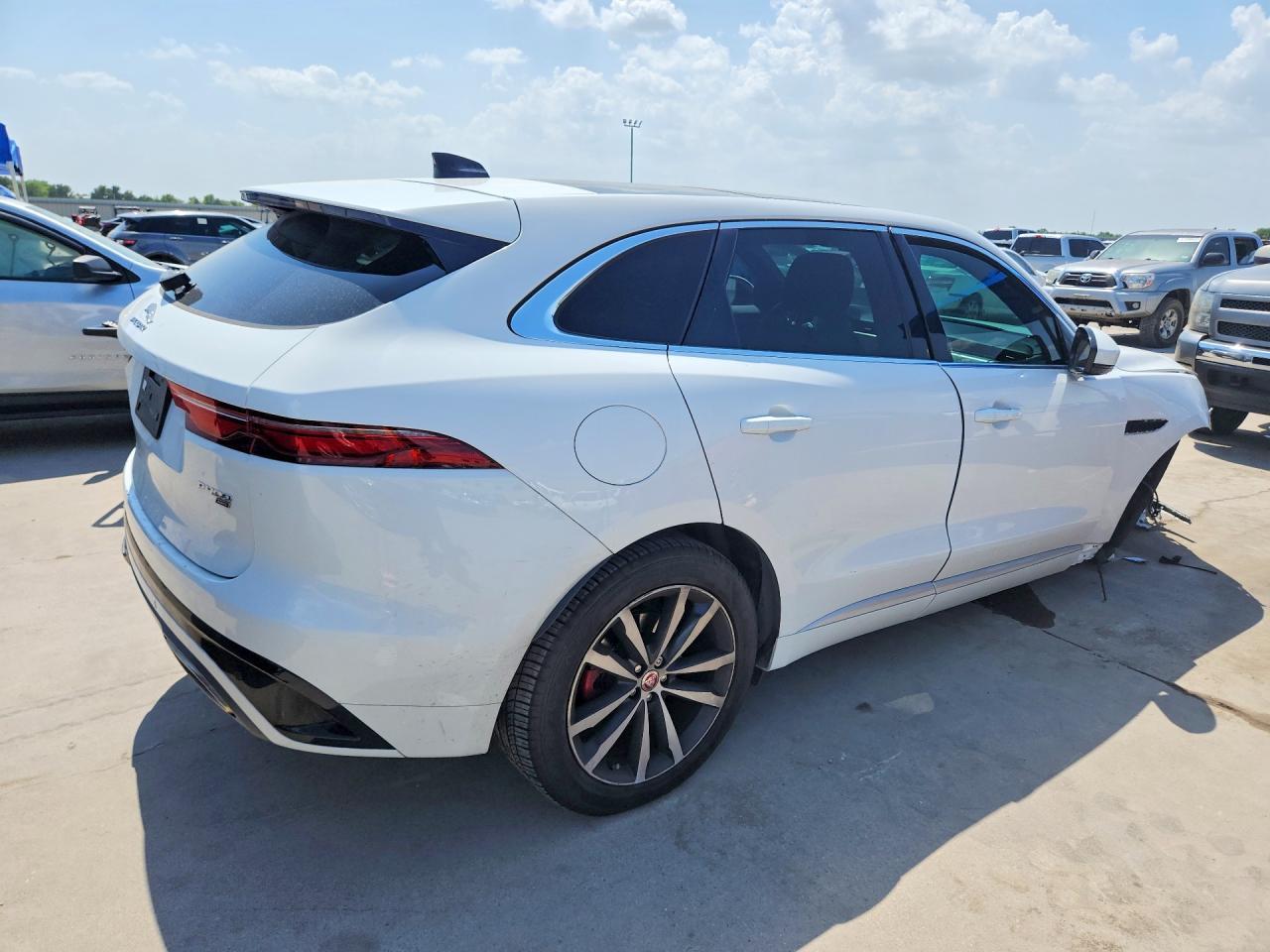2023 Jaguar F-Pace R-Dynamic S - Фото 3