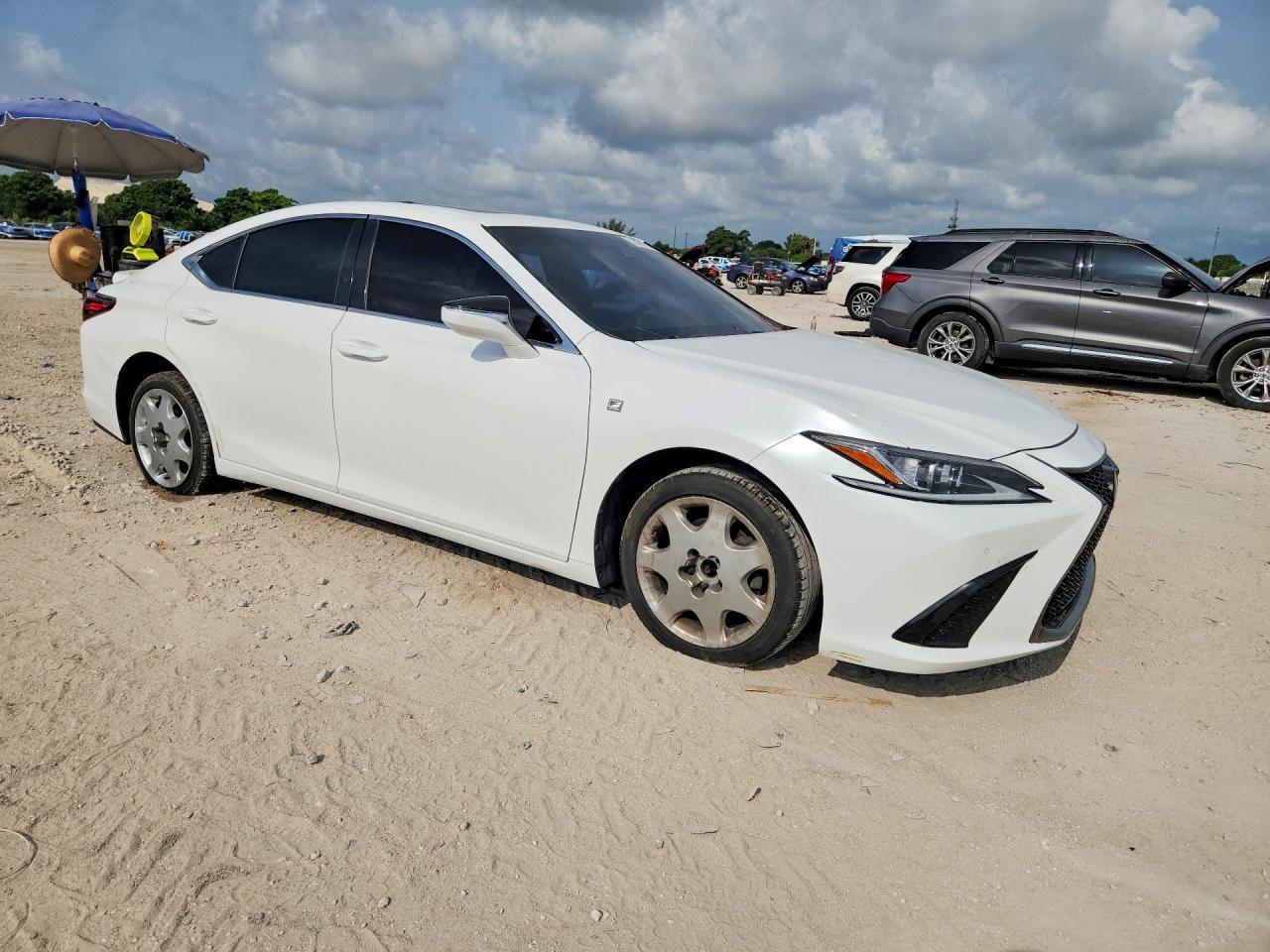 2019 Lexus Es 350 - Фото 4
