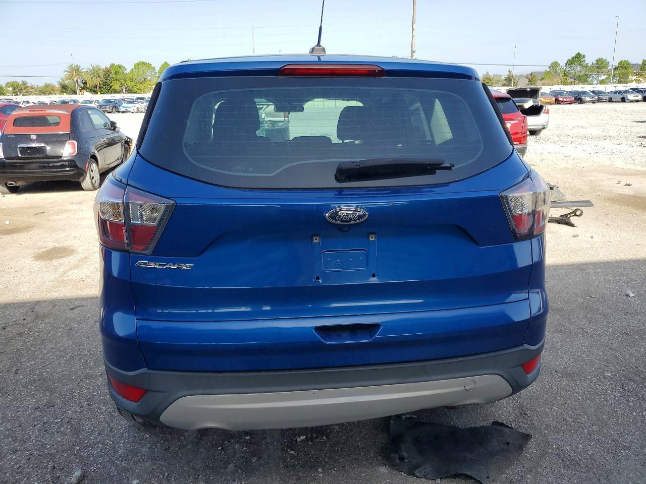 2017 Ford Escape S - Фото 6