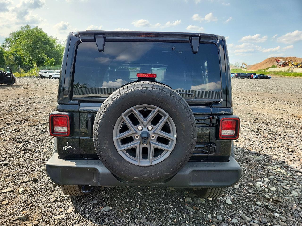 2026 Jeep Wrangler Sport - Фото 6
