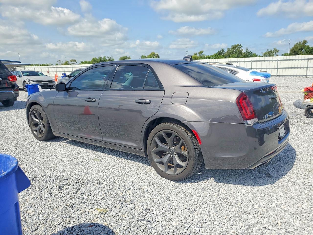2020 Chrysler 300 Touring - Image 2