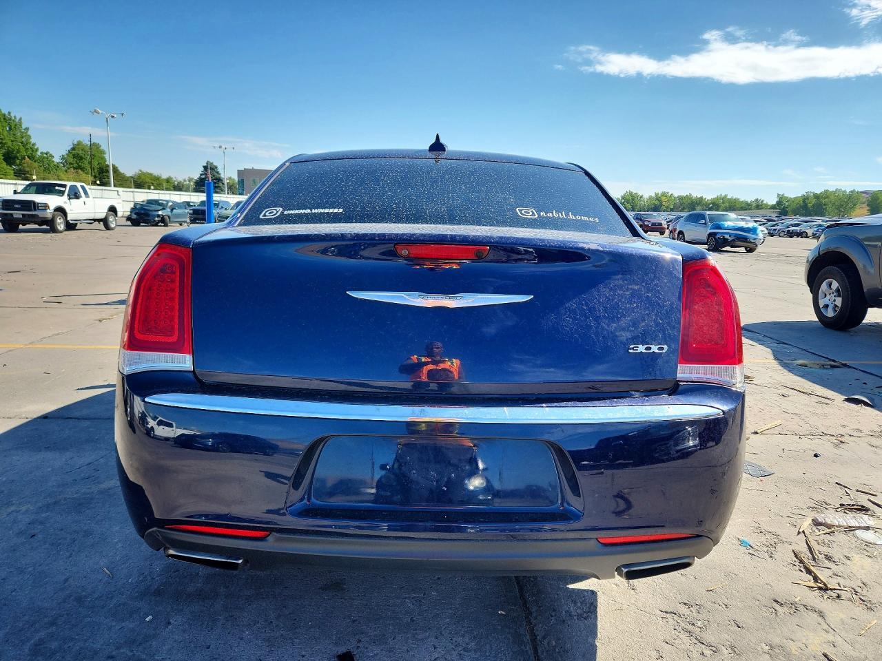 2017 Chrysler 300 Limited - Image 6