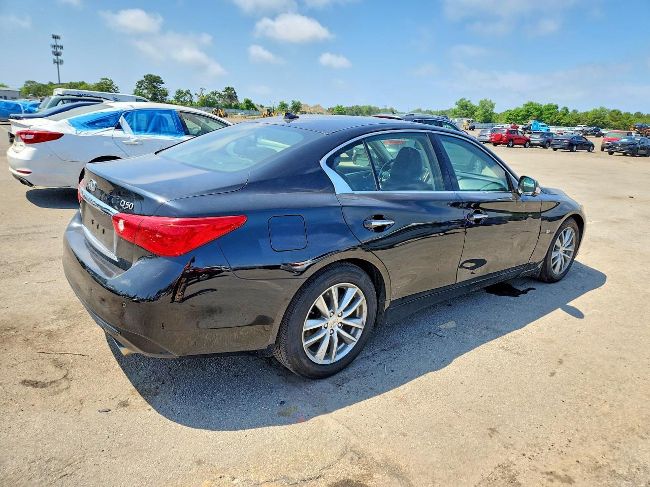 2017 Infiniti Q50 3.0T Premium - Фото 3