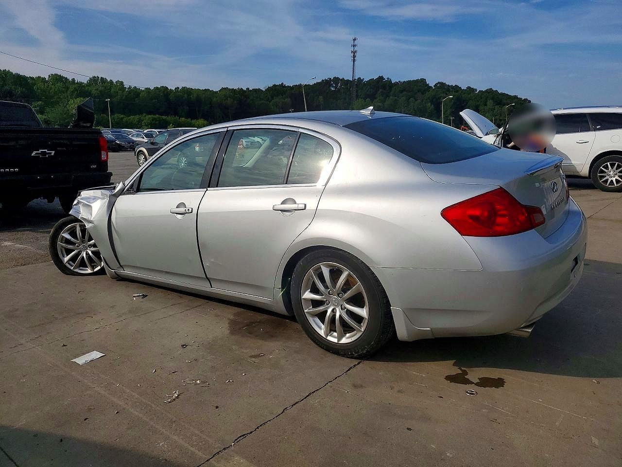 2009 Infiniti G37 Sedan X - Image 2