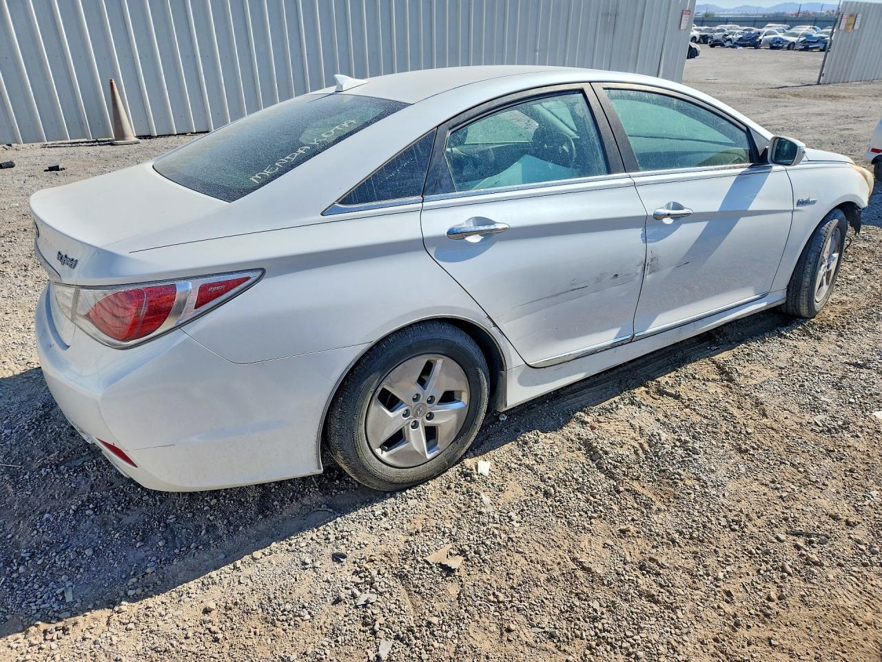 2012 Hyundai Sonata Hybrid - Image 3