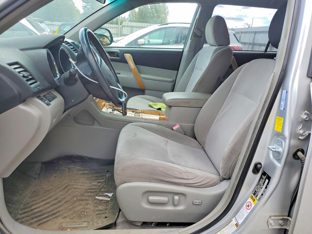 2010 Toyota Highlander Hybrid - Image 7