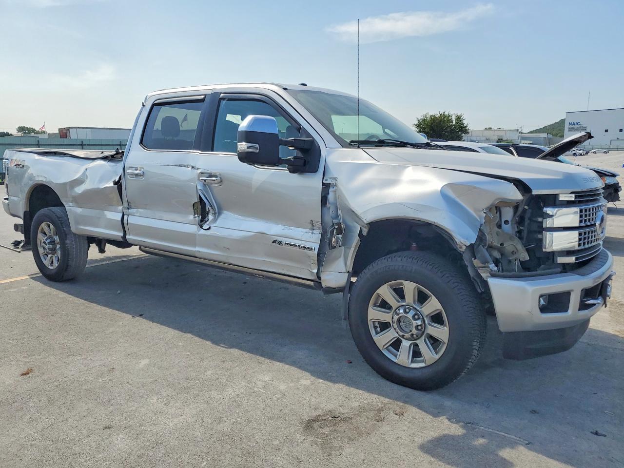 2017 Ford F350 Super Duty - Фото 4