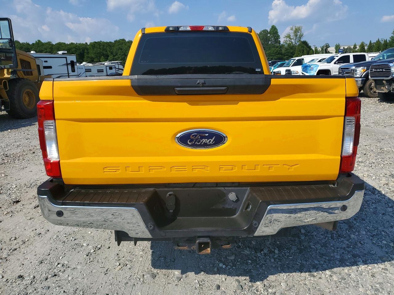 2019 Ford F250 Super Duty - Image 6