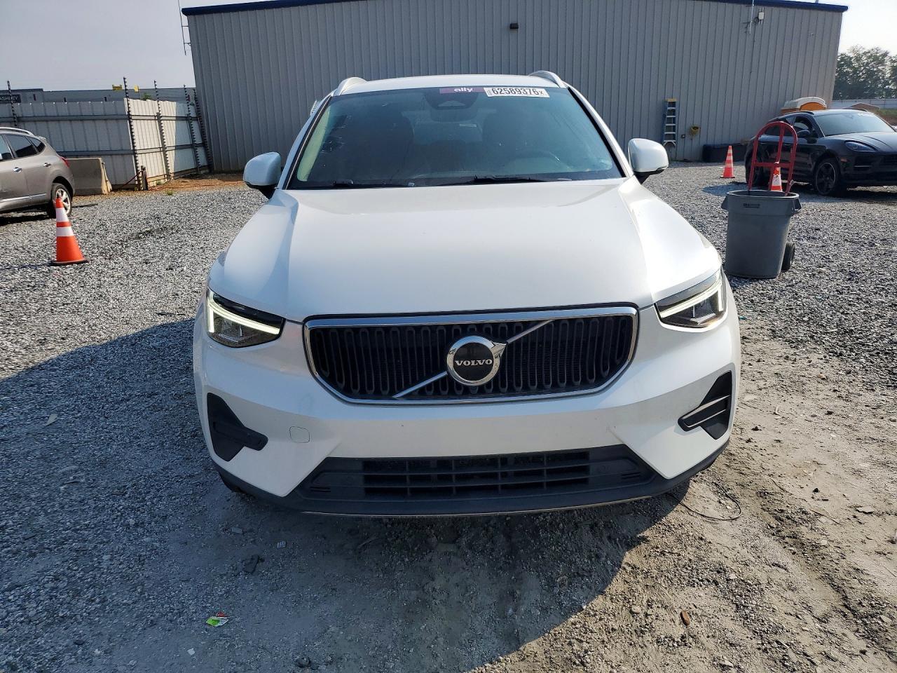 2023 Volvo Xc40 Core - Фото 5