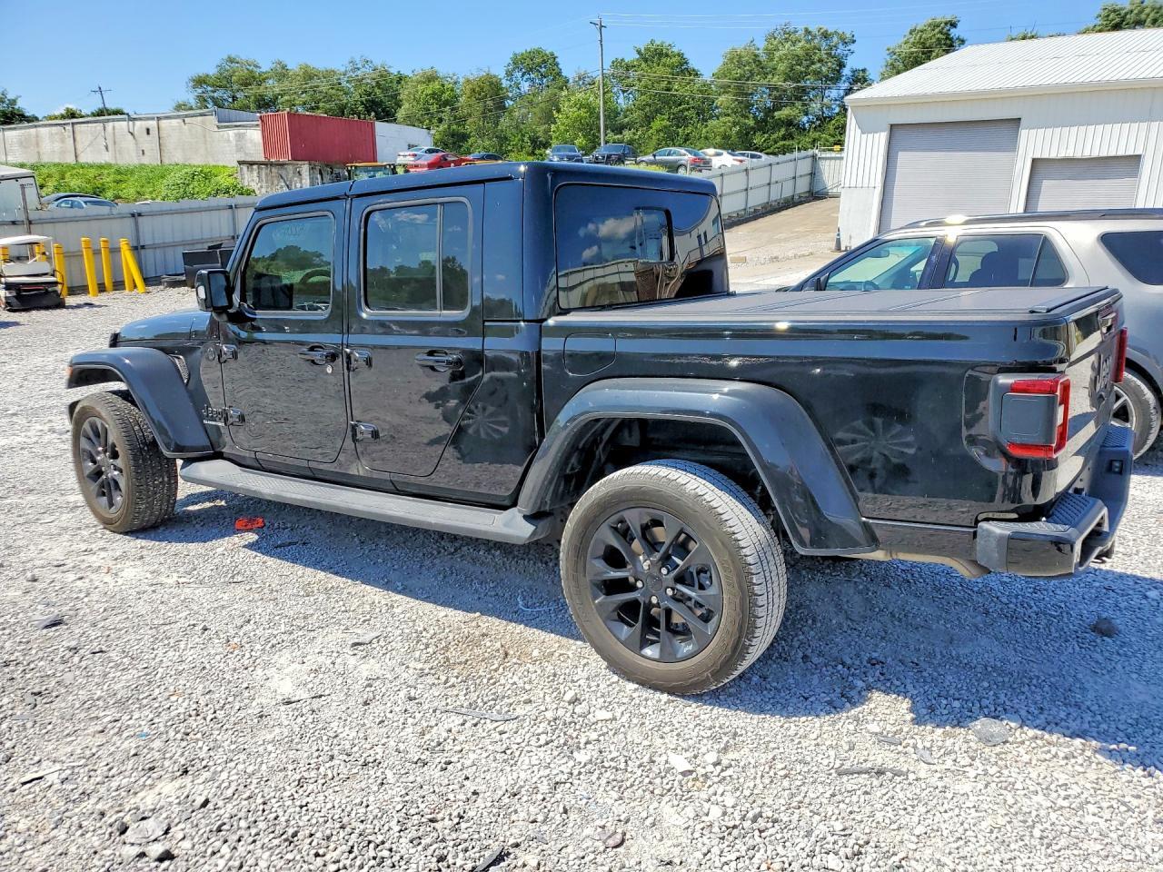 2023 Jeep Gladiator Overland - Image 2