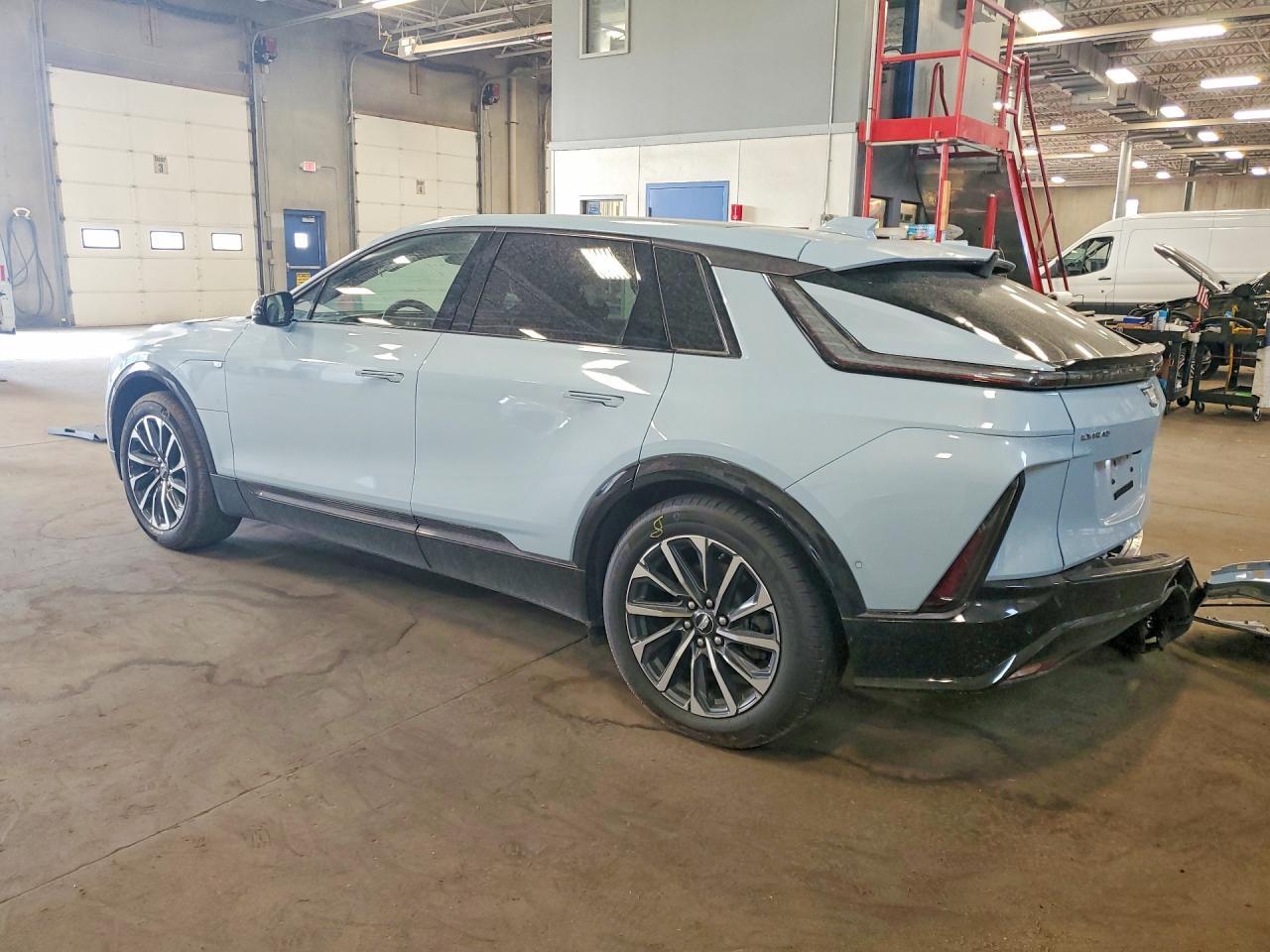 2024 Cadillac Lyriq Sport - Фото 2