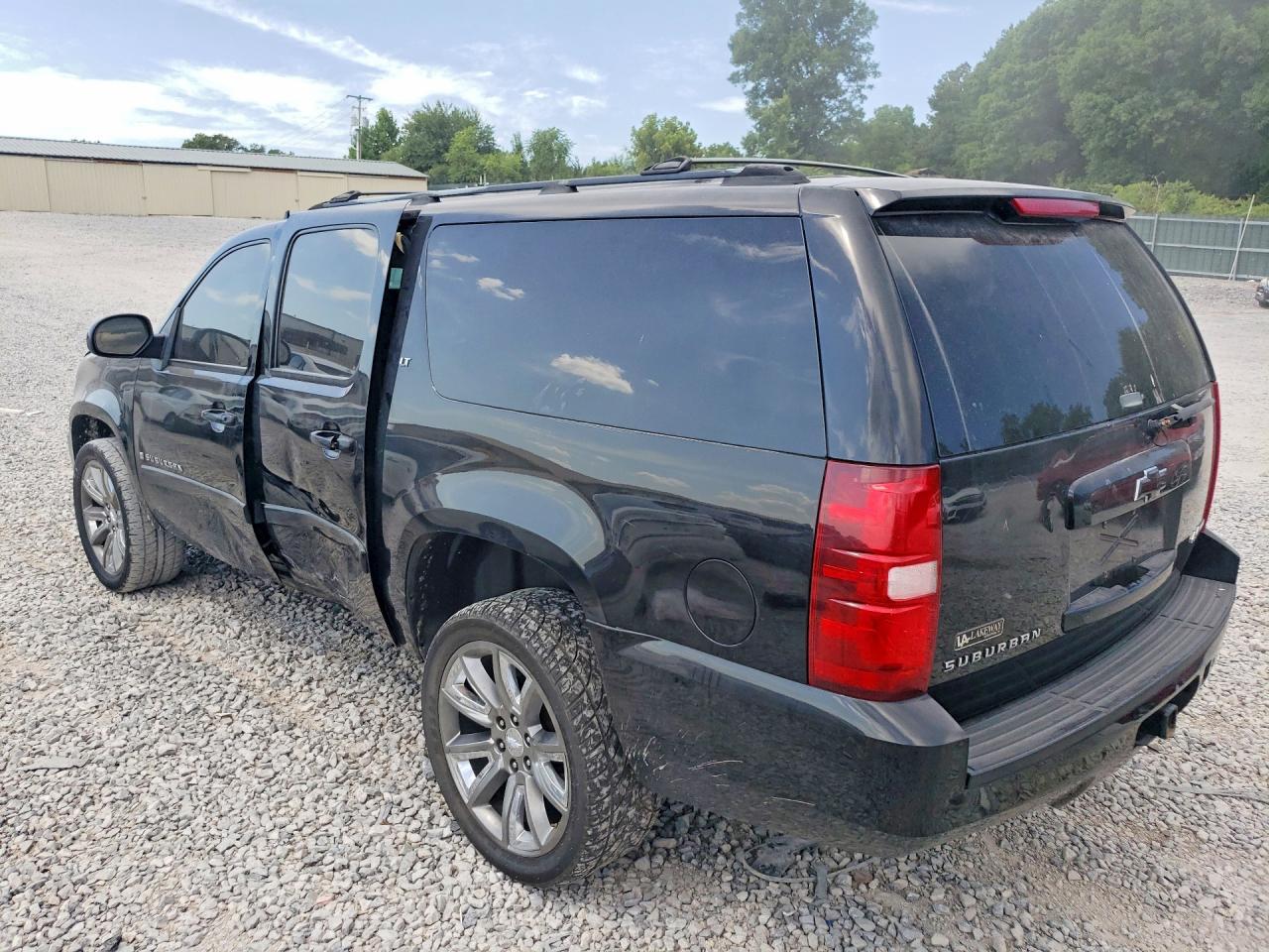 2007 Chevrolet Suburban K1500 - Фото 2
