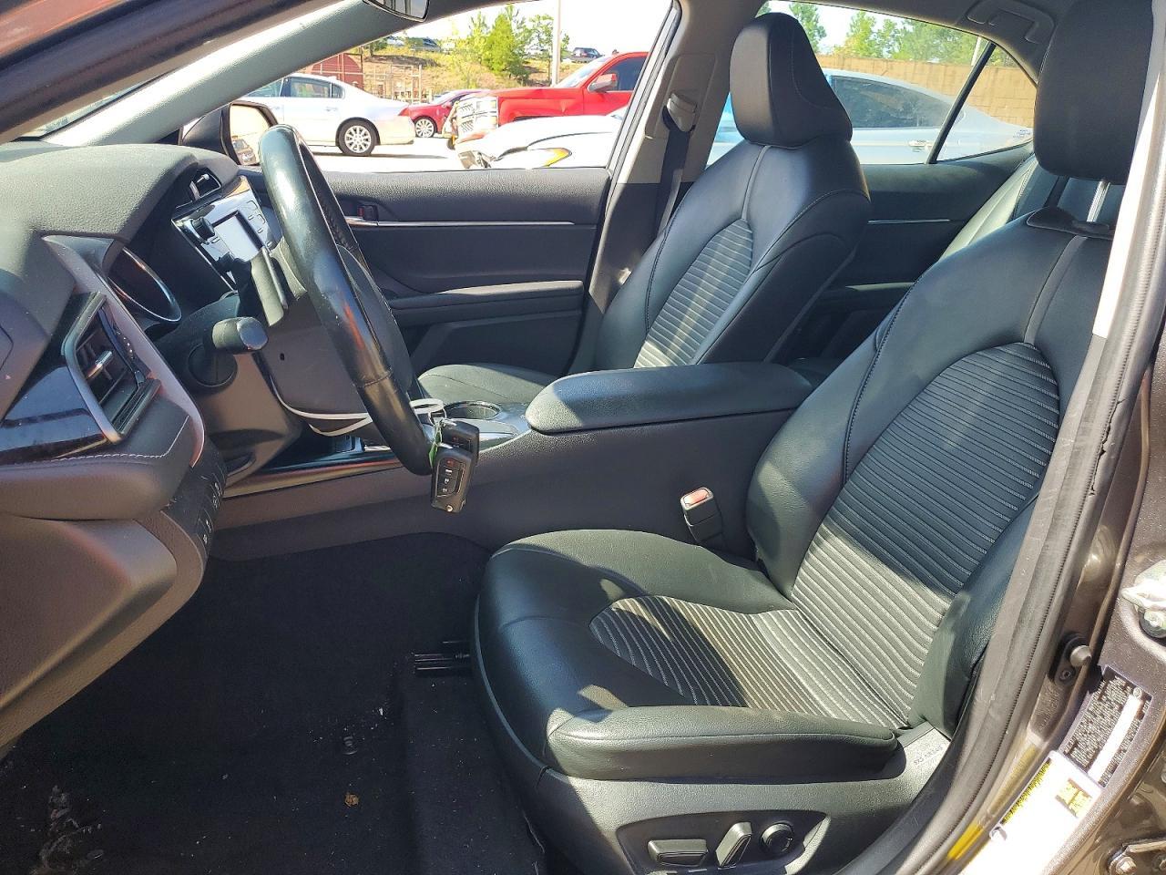 2020 Toyota Camry Se - Фото 7
