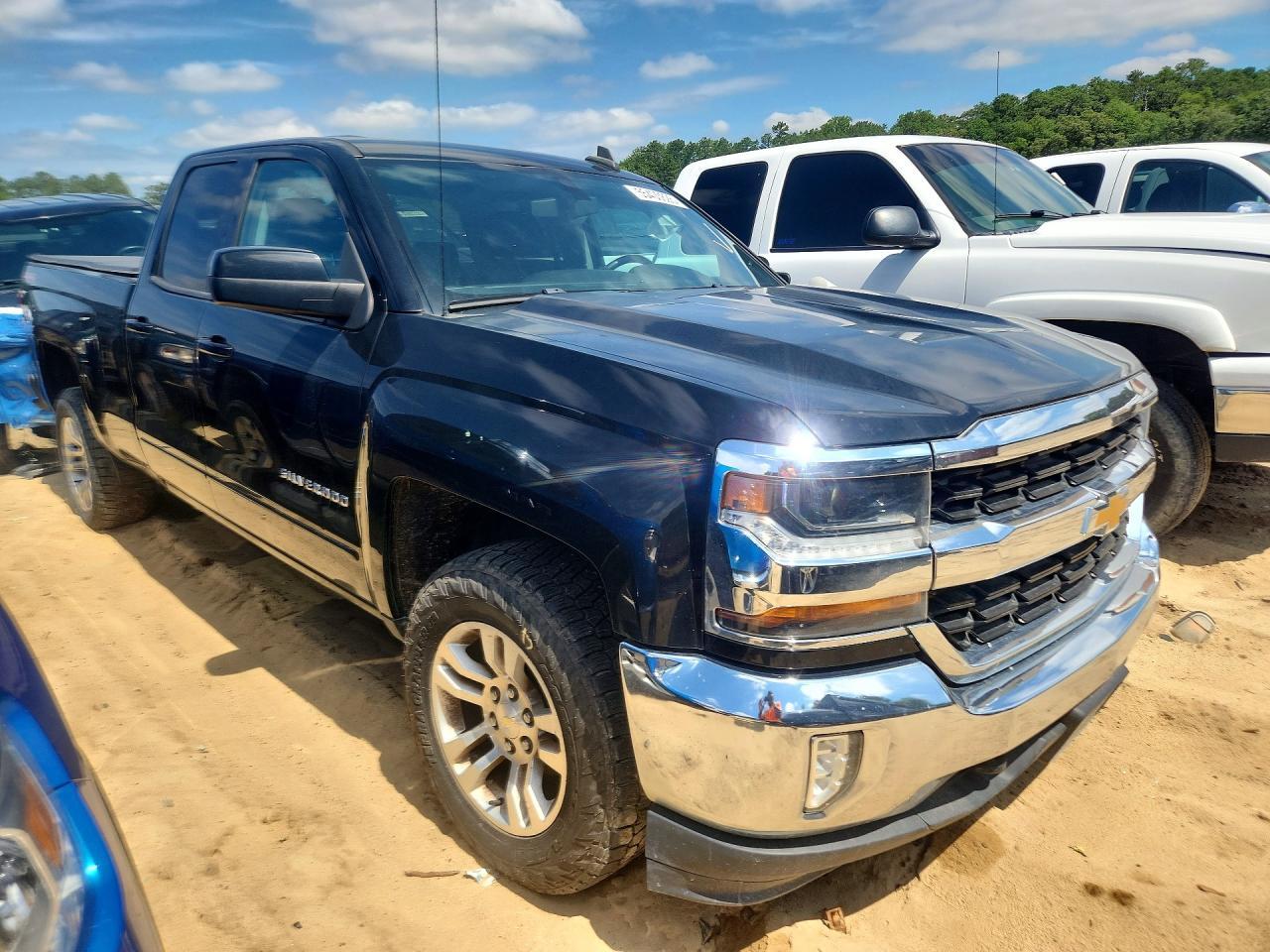 2017 Chevrolet Silverado K1500 Lt - Image 4