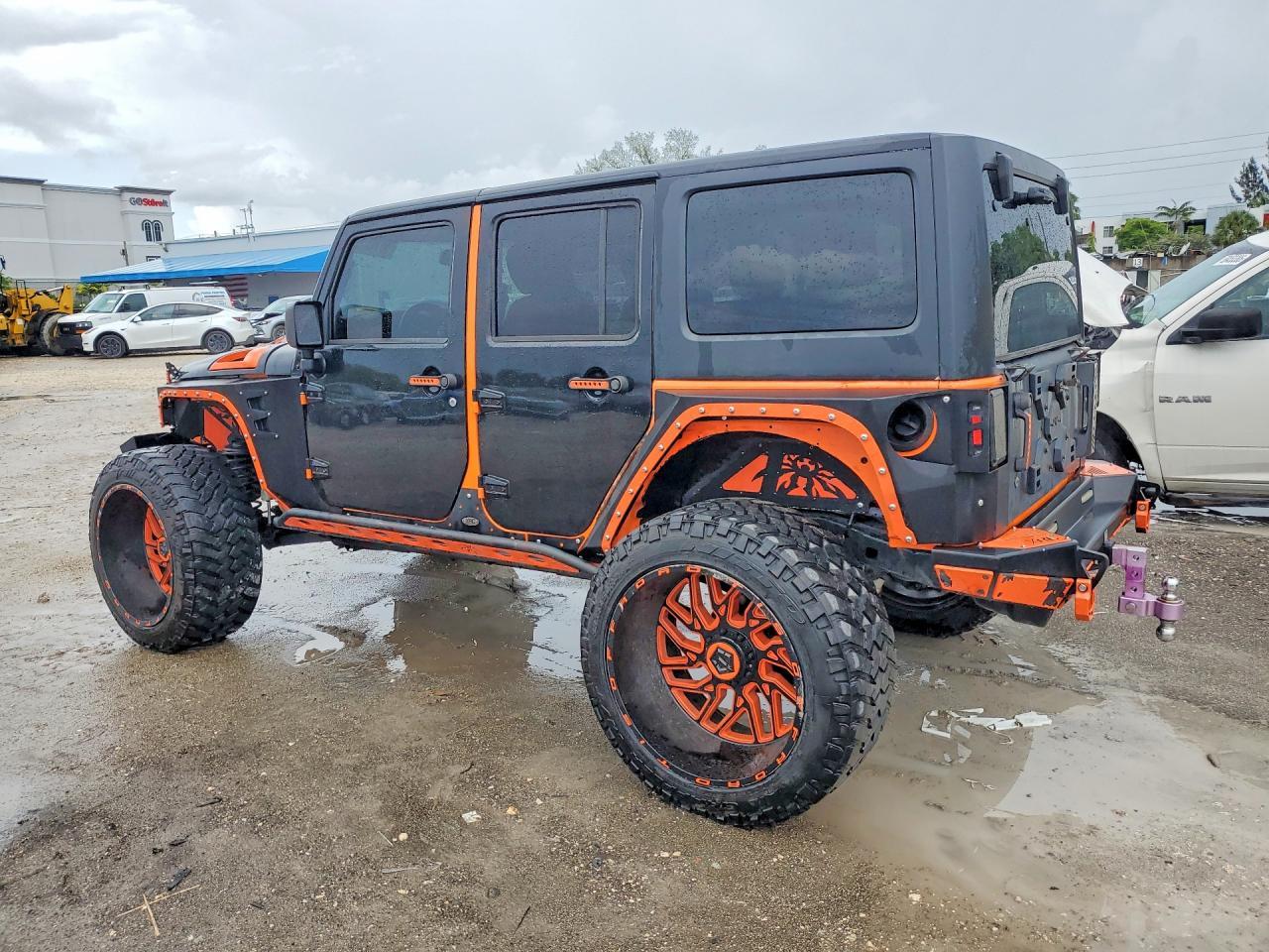 2013 Jeep Wrangler Unlimited Sport - Фото 2