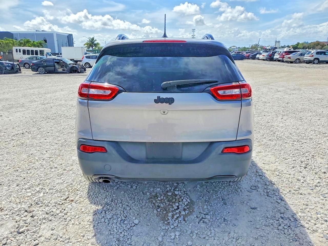 2018 Jeep Cherokee Latitude - Фото 6