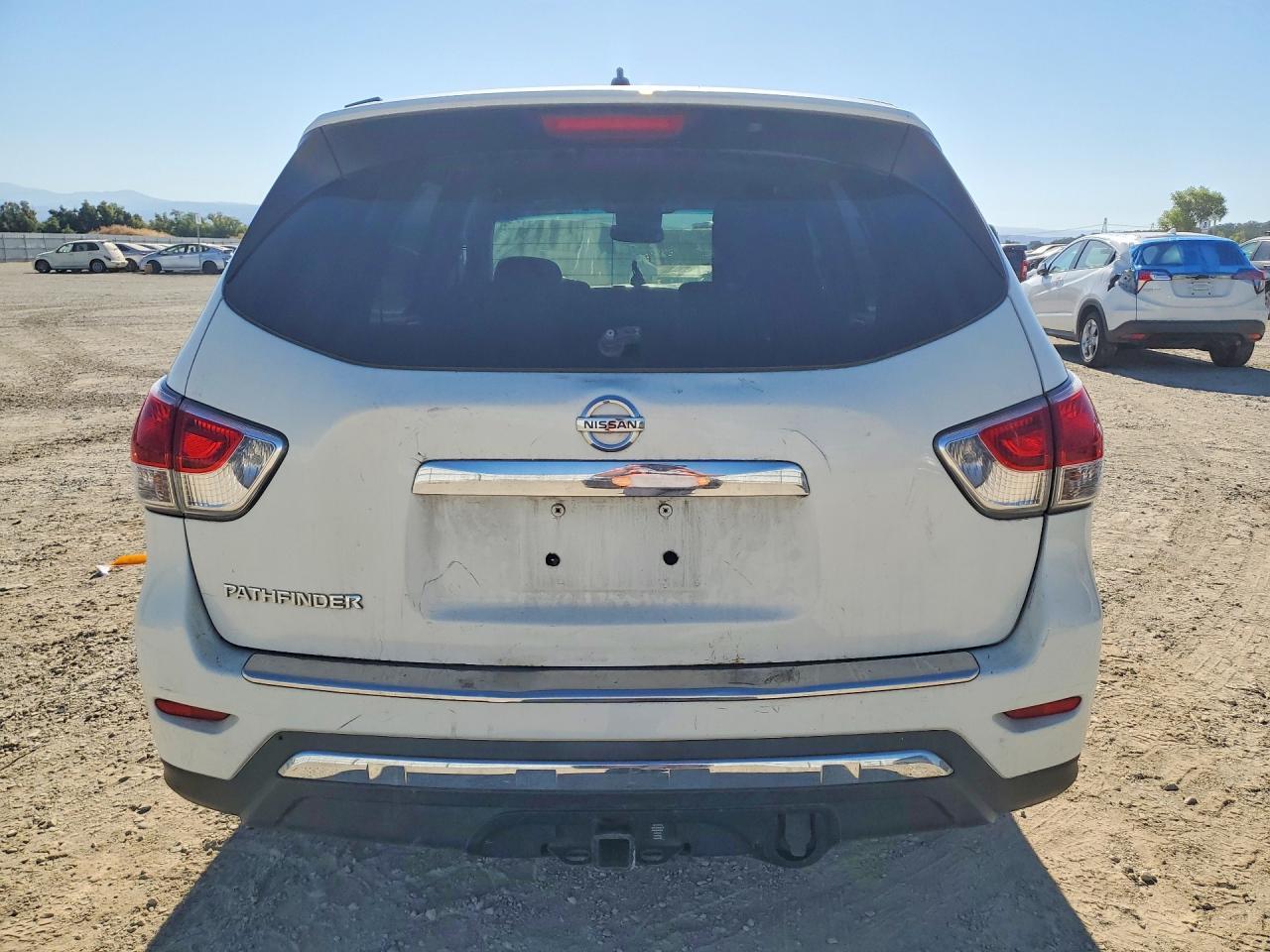 2014 Nissan Pathfinder S - Фото 6
