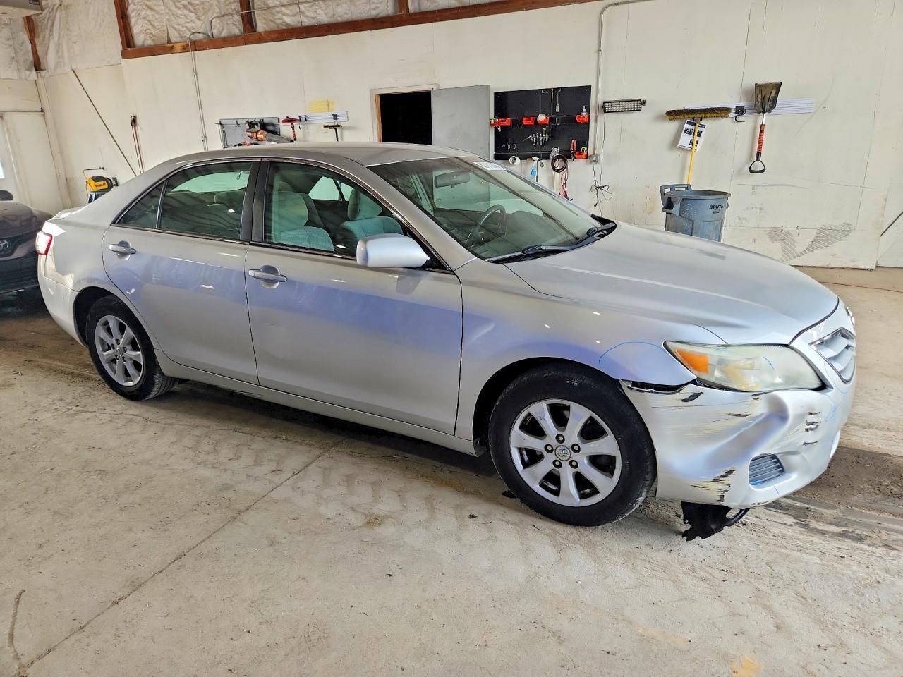 2011 Toyota Camry Le - Фото 4