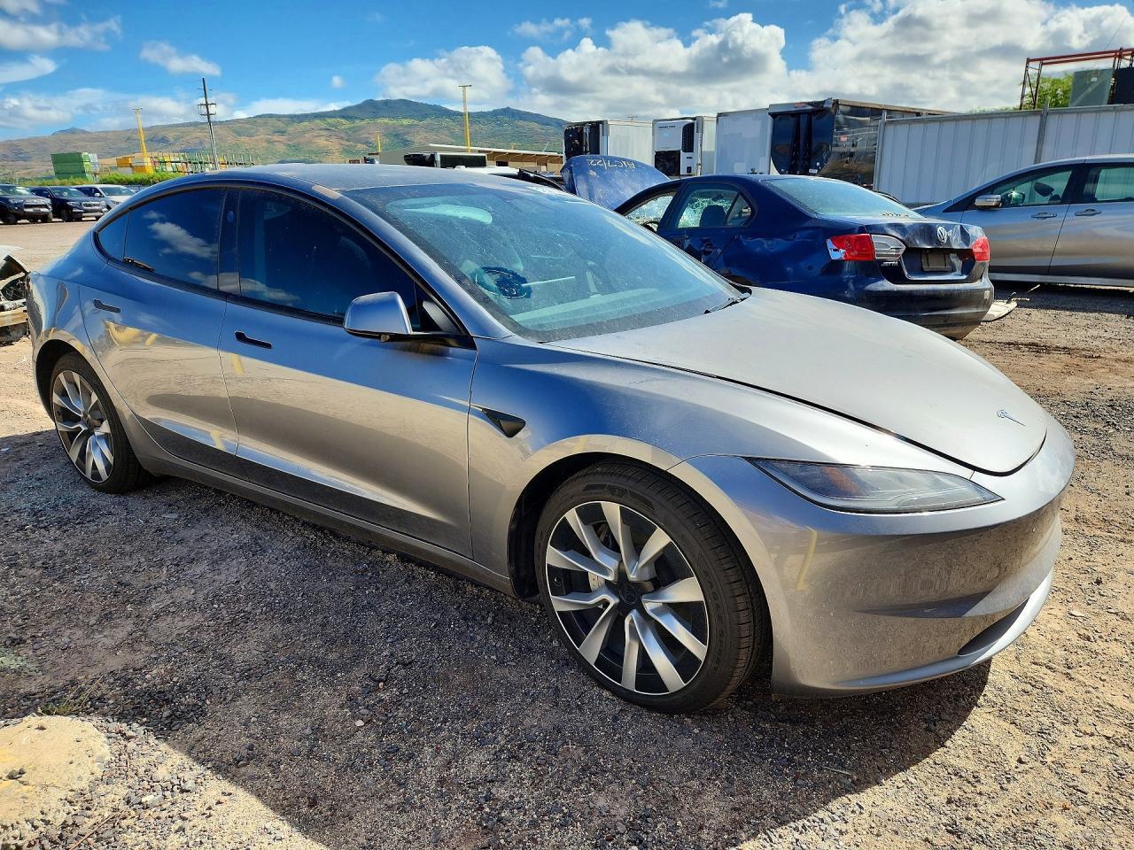 2025 Tesla Model 3 - Image 4