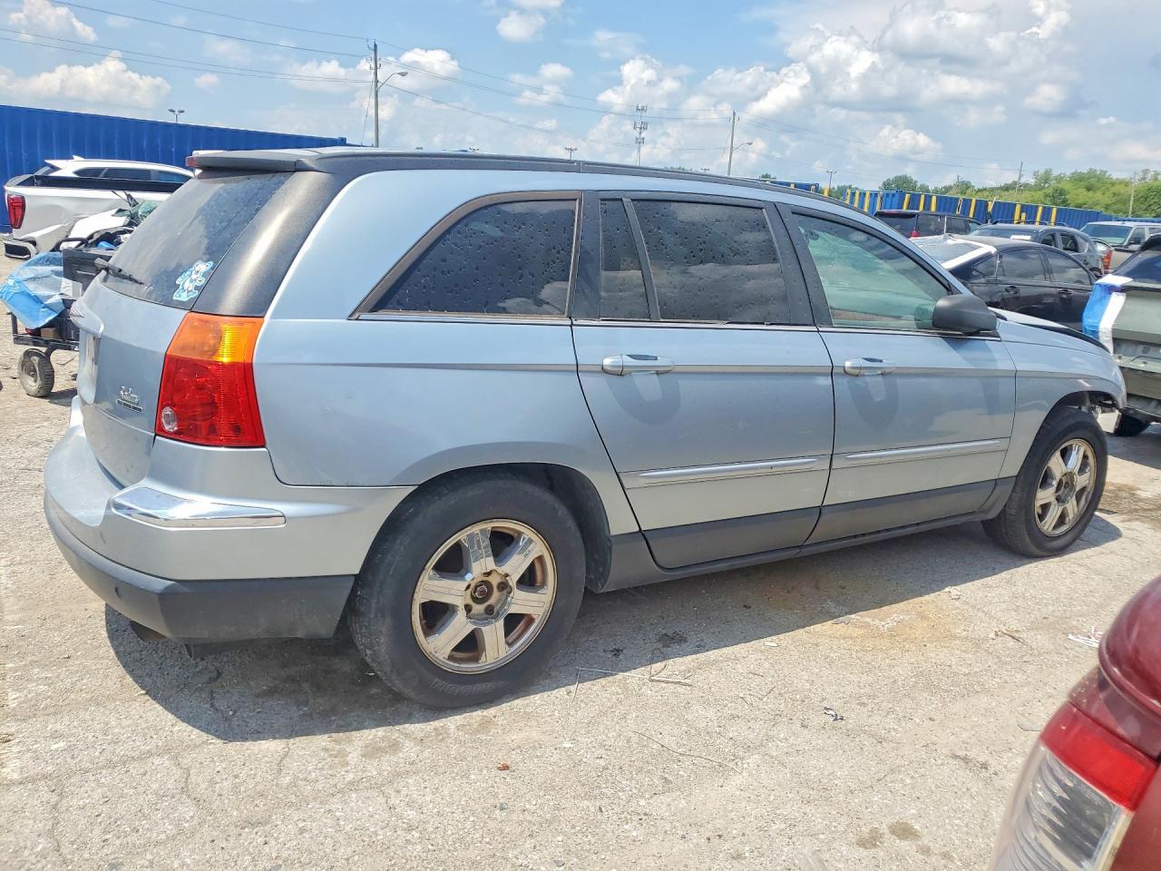 2004 Chrysler Pacifica - Image 3