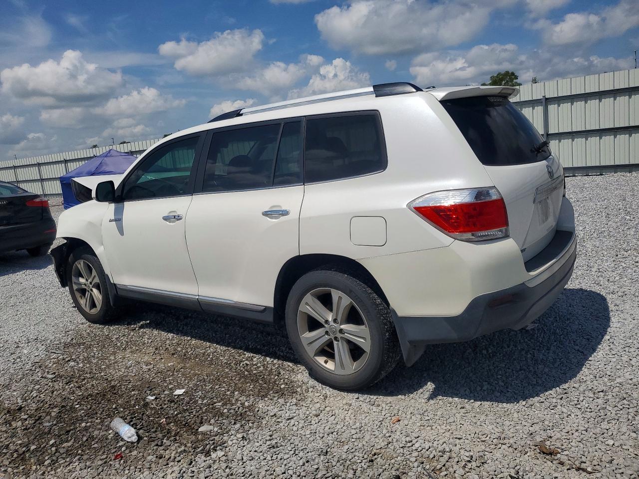 2013 Toyota Highlander Limited - Image 2