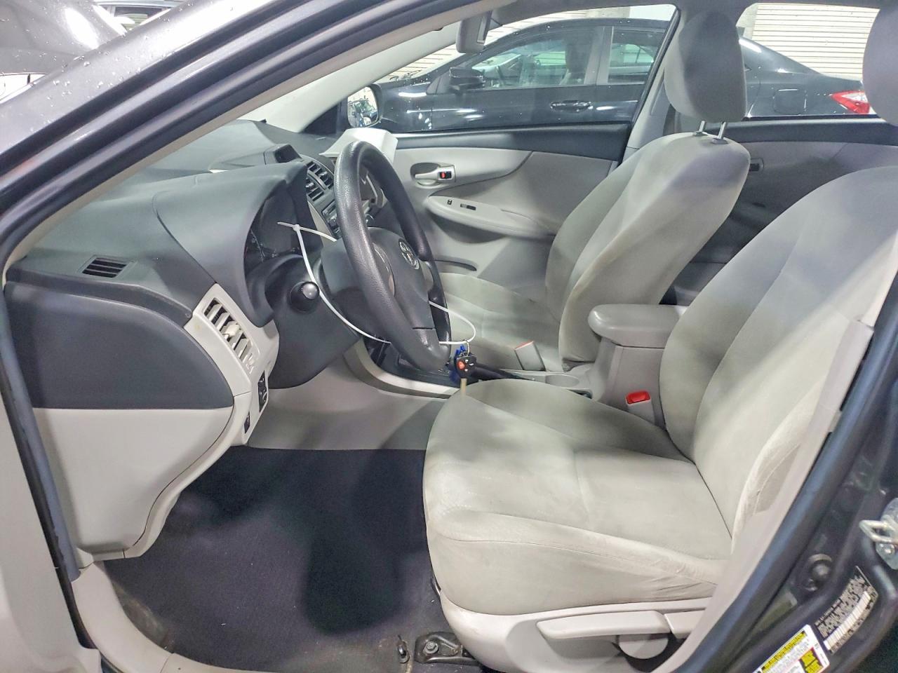 2013 Toyota Corolla L - Фото 7