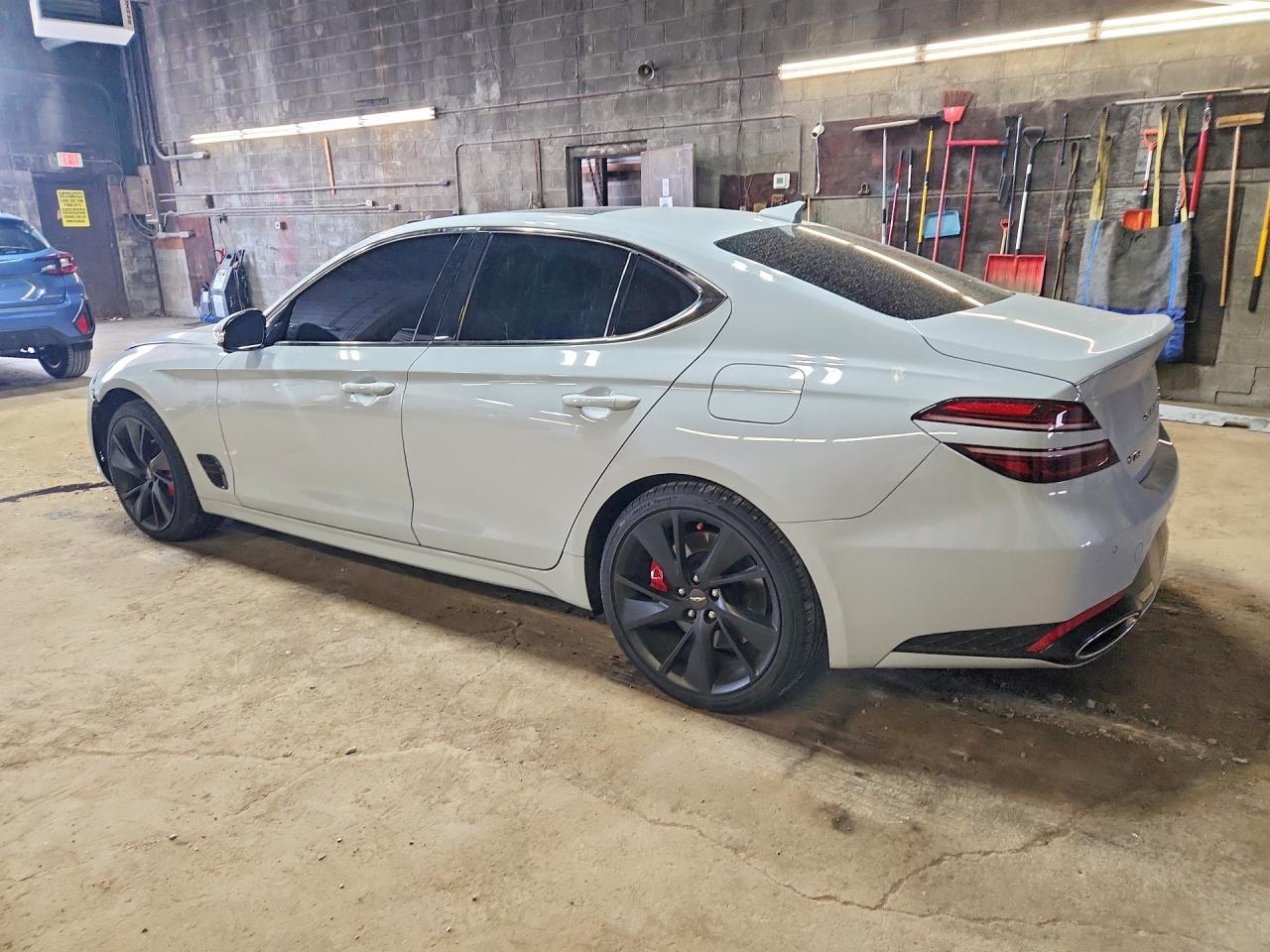 2022 Genesis G70 3.3T Standard - Фото 2