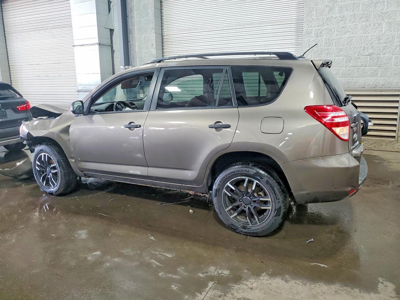 2010 Toyota Rav4 Base - Фото 2