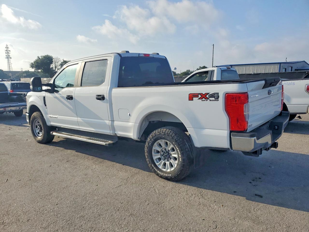 2022 Ford F250 Super Duty - Фото 2