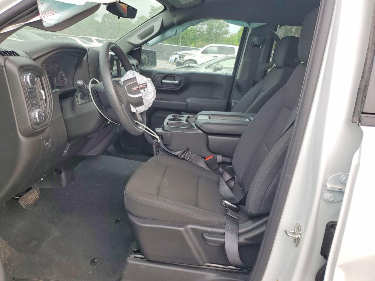 2025 GMC Sierra K1500 - Image 7