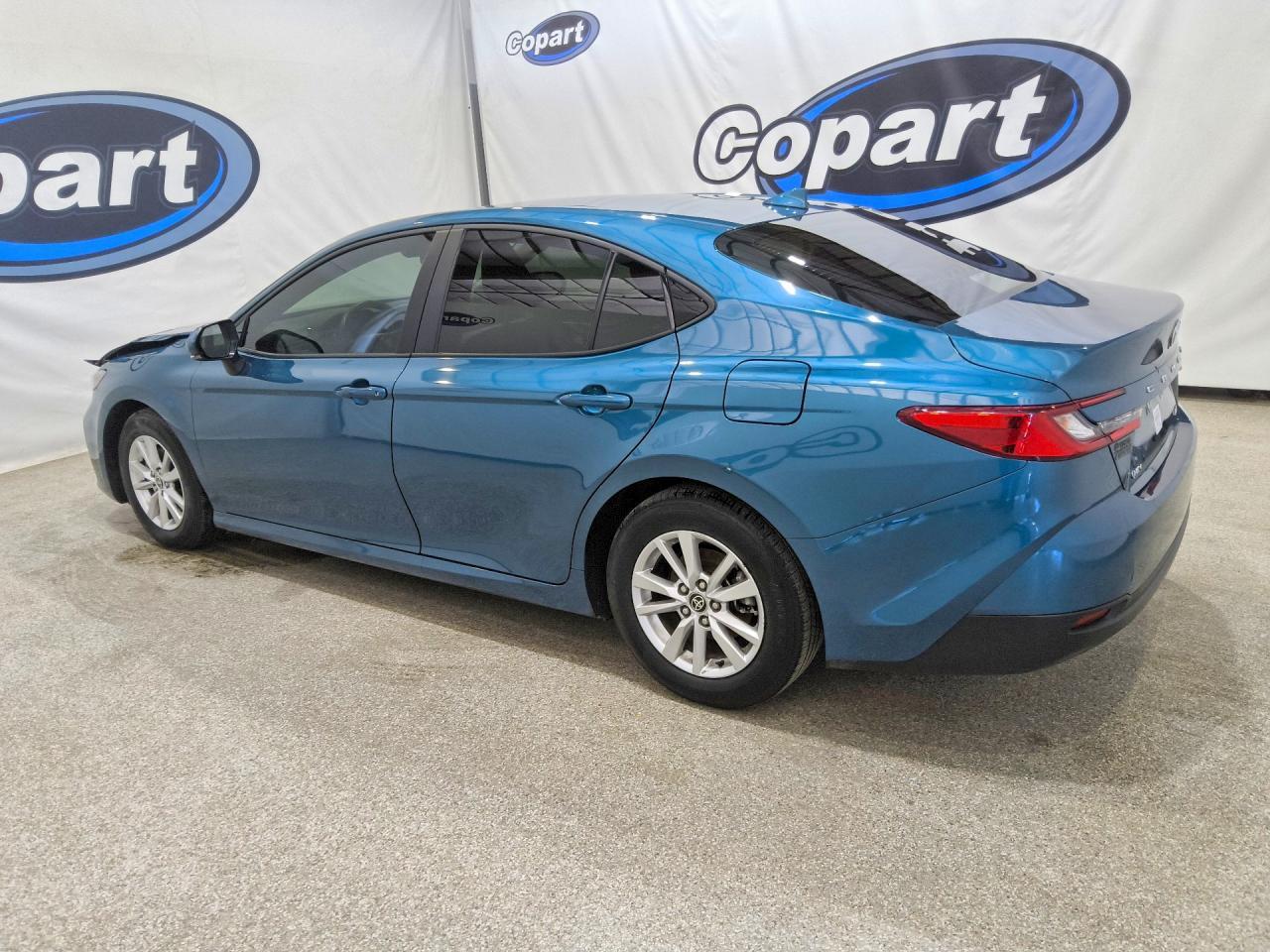 2025 Toyota Camry Le - Фото 2