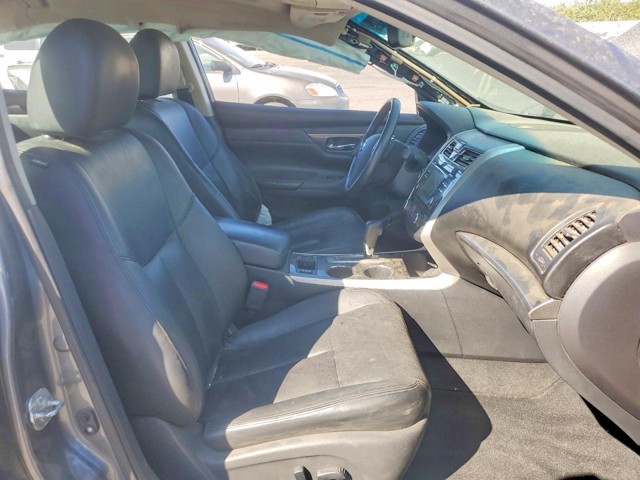 2015 Nissan Altima - Image 7