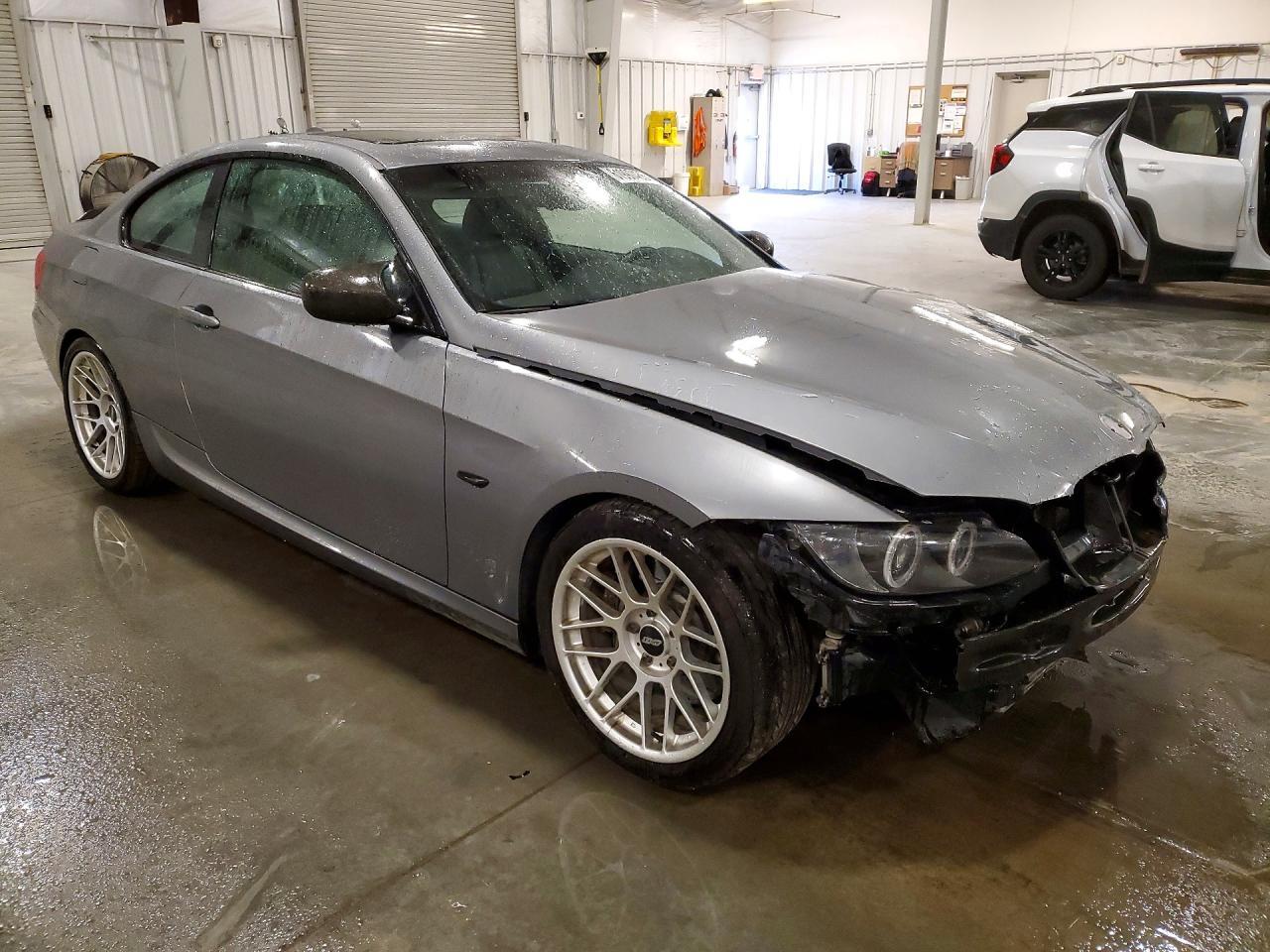 2010 BMW 335 I - Image 4