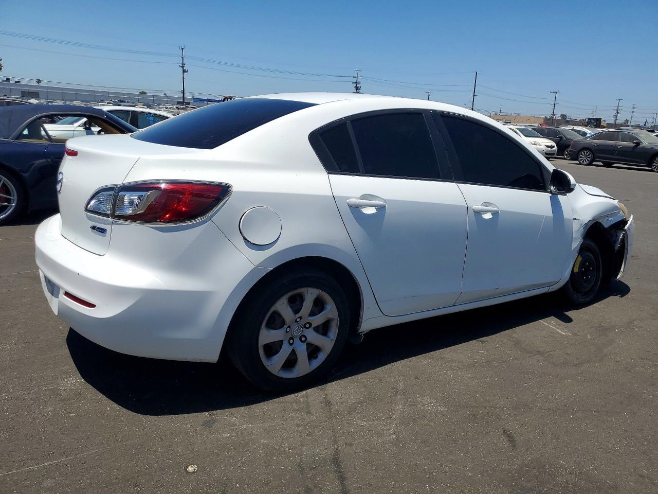 2013 Mazda 3 I - Image 3