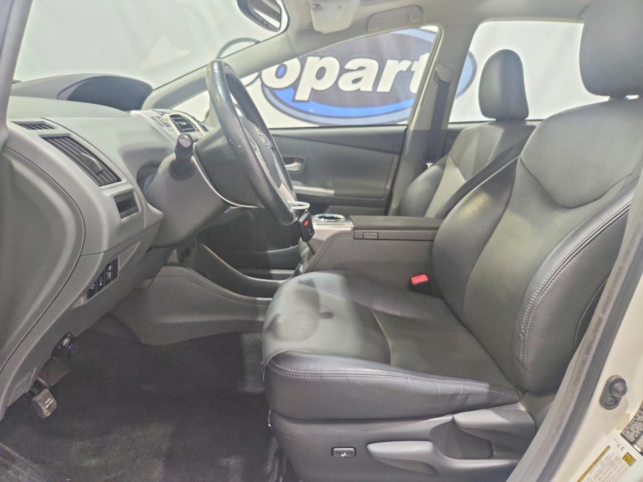 2014 Toyota Prius V Five - Фото 7