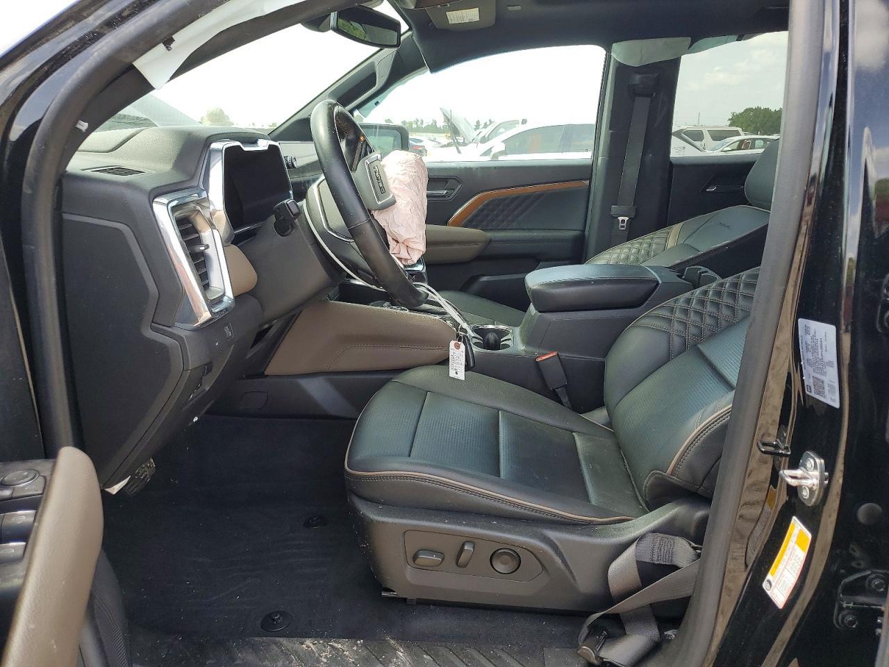 2023 GMC Canyon Denali - Image 7