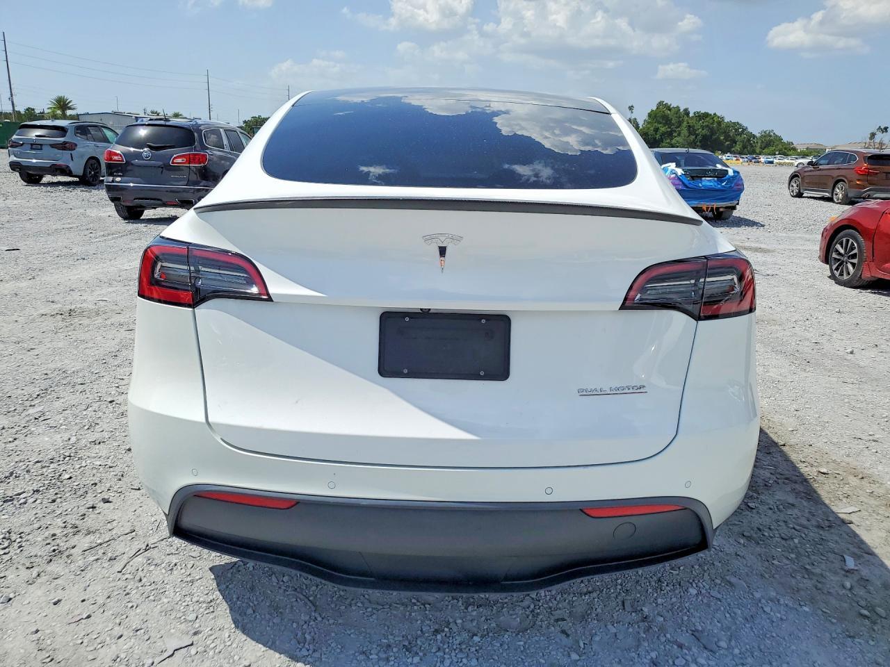 2022 Tesla Model Y - Фото 6