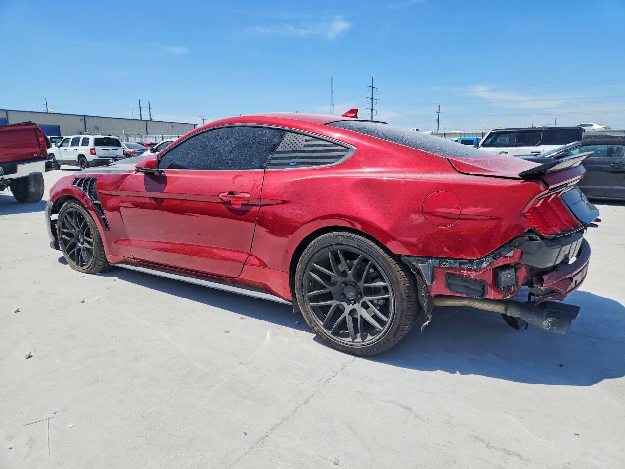2020 Ford Mustang Gt - Фото 2
