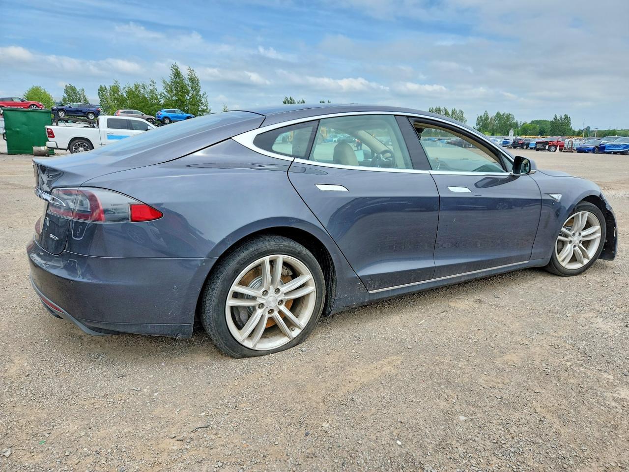 2015 Tesla Model S 85D - Фото 3